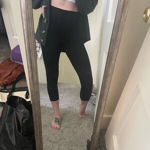 Bundle 3/$15 - Forever 21 Capri Leggings